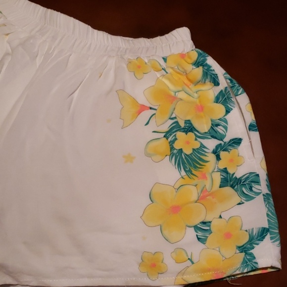 Girls shorts - Picture 3 of 3